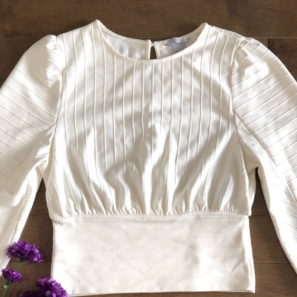 2/20 - | H&M | Puffy sleeve blouse - Picture 8 of 11